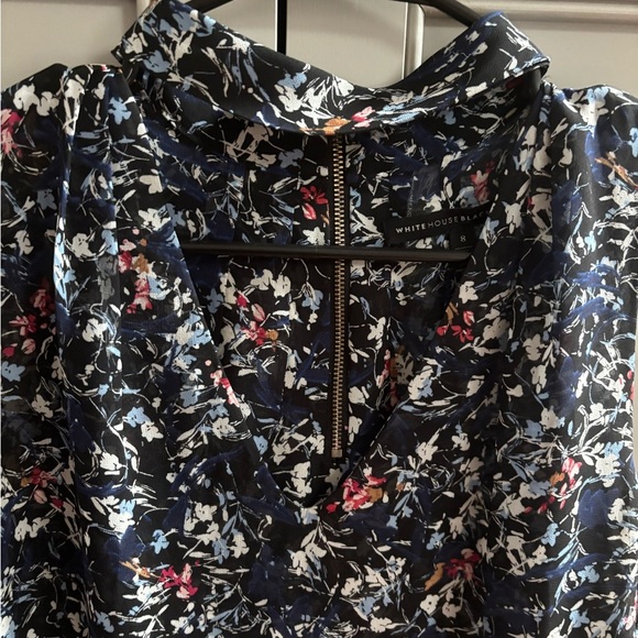 White House Black Market Top Womens 8 Black Blue Floral Neck Cutout Flowy Artsy - Picture 2 of 5